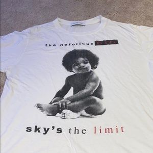 Size small graphic tee
